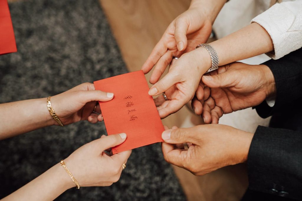 Red enveloppe tea ceremony vancouver